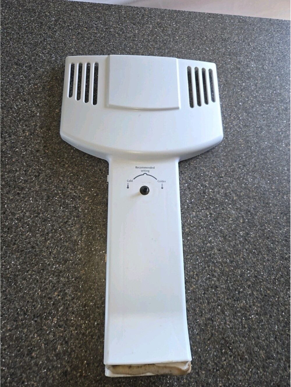 FRIGIDAIRE REFRIGERATOR  240355404 240355402 Cover-fan A24